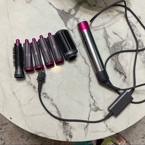 Dyson Airwrap Complete Styler - Picture 4 of 10